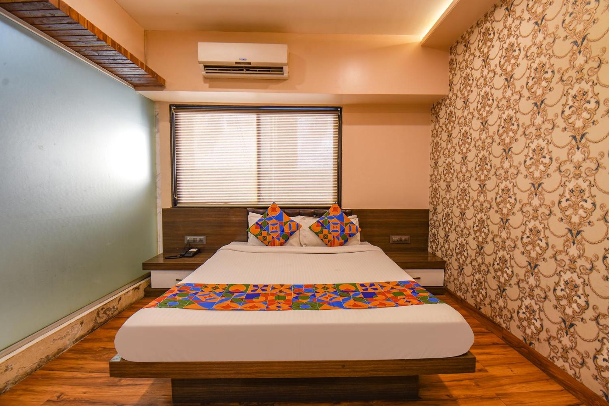 Fabexpress Glory - Nr Skywalk Bridge Hotel Pimpri-Chinchwad Ngoại thất bức ảnh