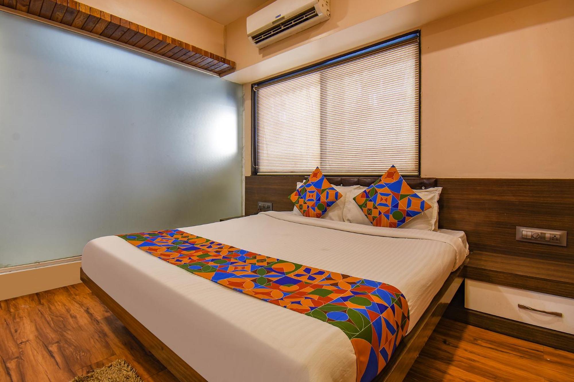Fabexpress Glory - Nr Skywalk Bridge Hotel Pimpri-Chinchwad Ngoại thất bức ảnh